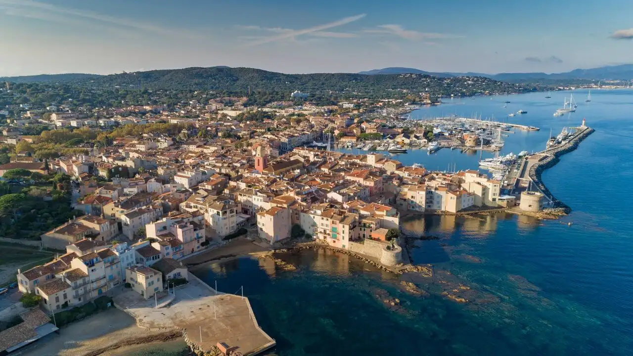 Le gala du Do You Comedy de Saint-Tropez – image d’arrière-plan
