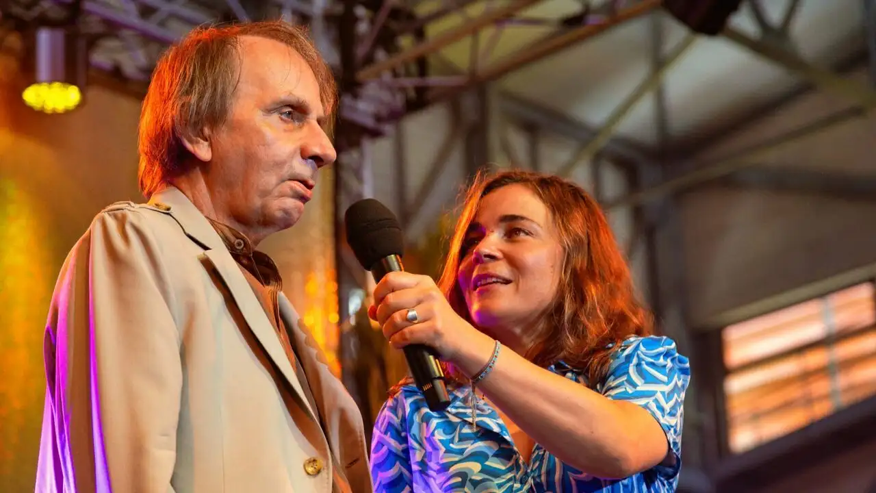 Dans la peau de Blanche Houellebecq – image d’arrière-plan
