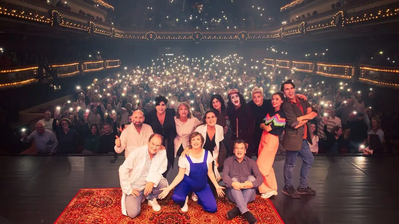 Le Gala du Festival du Rire de Liège - L'Enquête de Gérémy Crédeville – image d’arrière-plan