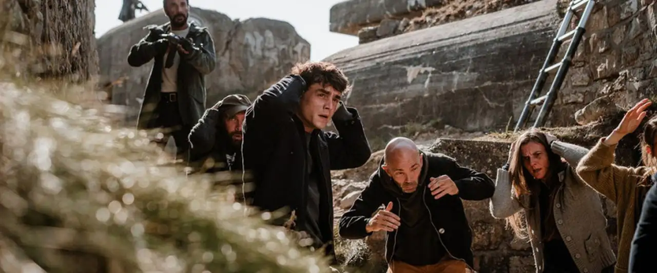 L'île prisonnière - Saison 1 – image d’arrière-plan