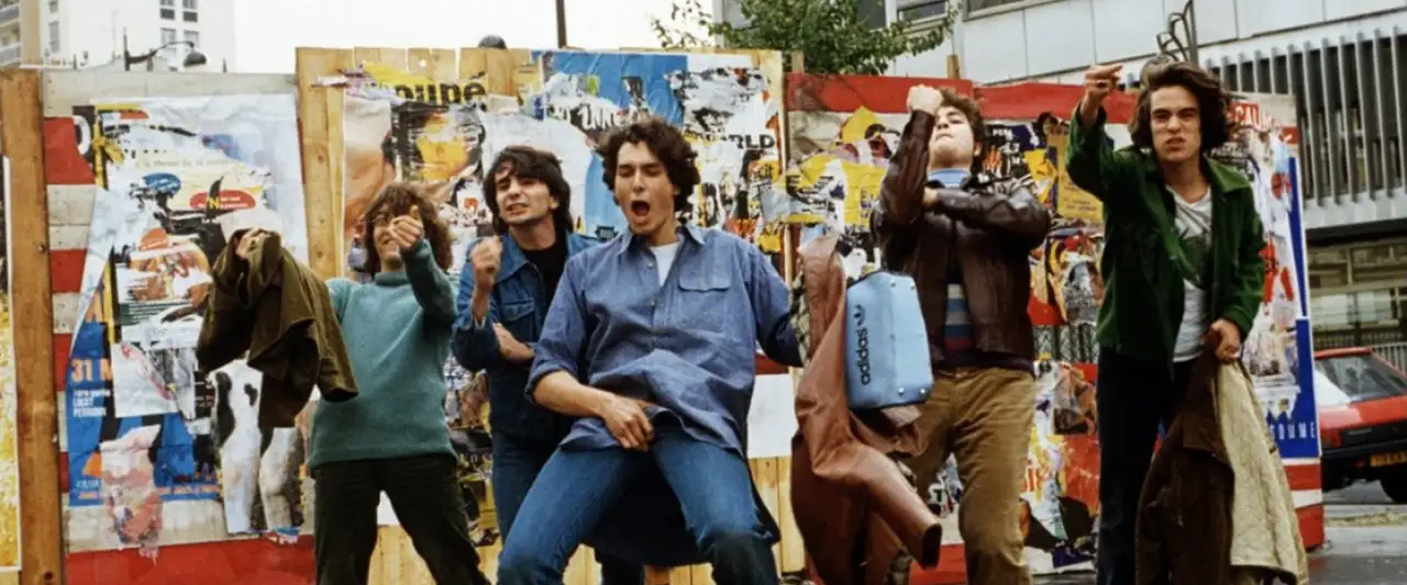 Le Péril jeune – image d’arrière-plan