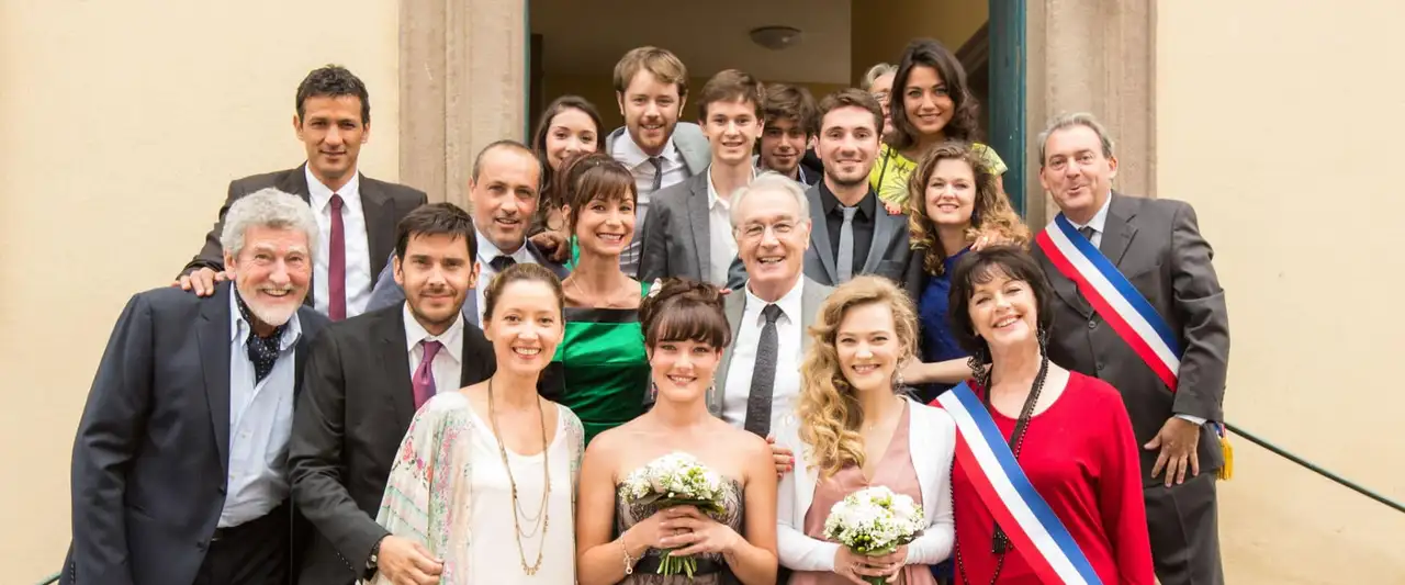 Une famille formidable - Saison 14 - La reconstitution – image d’arrière-plan