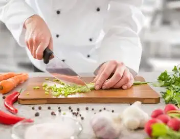 Petits plats en équilibre - Flognarde aux pommes du Limousin – affiche