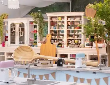Le meilleur pâtissier - Saison 13 - Recettes de famille – affiche