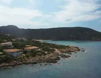 Capital - Corse : révélations sur l'argent du tourisme – affiche