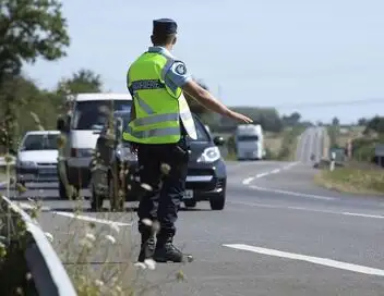Appels d'urgence - Incendies, agressions et règlements de compte : Marseille sous pression – affiche